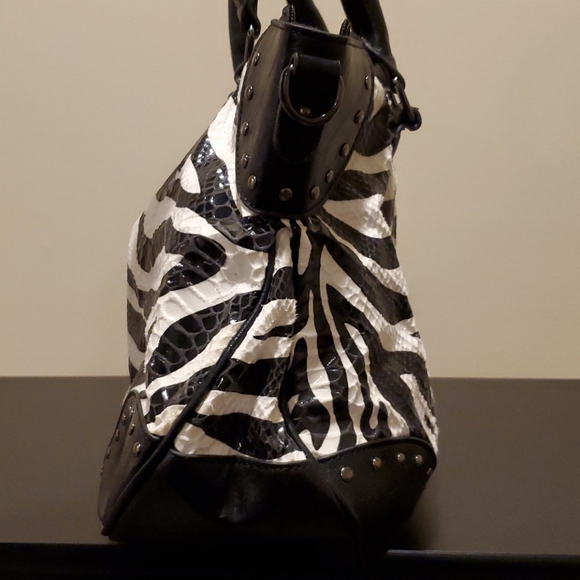 Zebra print purse - Picture 2 of 10